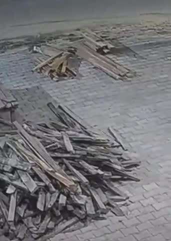 फतेेहपुर: पचघरा सिहाली रोड पर एक के बाद एक चोरियां, मोटर पंप चुराते हुए CCTV में कैद हुई पूरी घटना