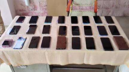 துறையூர்: துறையூரில் காணாமல் போன செல்போன்கள் மீட்பு. உரிமையாளர்களிடம் ஒப்படைப்பு