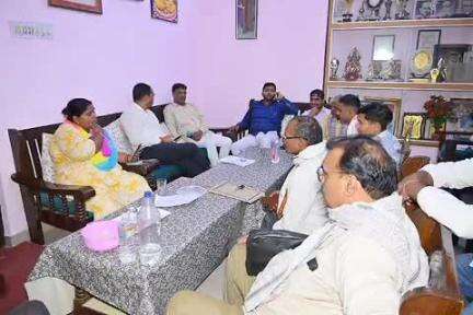 घाटमपुर: घाटमपुर में जनता दरबार लगाया गया, विधायक ने सुनीं समस्याएं
