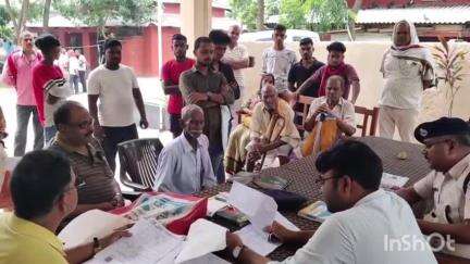 तारापुर: तारापुर थाना परिसर में भूमि विवादों के निपटारे के लिए साप्ताहिक जनता दरबार का आयोजन किया गया