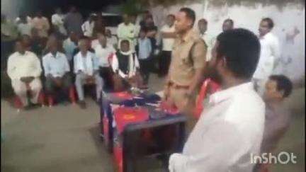 इटारसी: न्यू यार्ड क्षेत्र में अपराध और चोरी की घटनाओं को लेकर इटारसी थाना TI गौरव सिंह बुंदेला ने स्थानीय लोगों से बात की