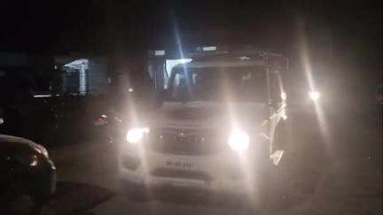 সোণাৰি: জজলী পাঁচআলি পথত থকা পেভাৰ ব্লক চোৰ কৰা আৰক্ষী জোৱানসহ সাত যুৱকক আটক আৰক্ষীৰ,ঘটনা সন্দৰ্ভত জনালে কাকতিবাৰী আৰক্ষী বিষয়াই