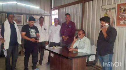 गुलाबगंज: गुलाबगंज क्षेत्र के नागरिकों ने विधायक को समस्याओं के समाधान के लिए आवेदन दिए
