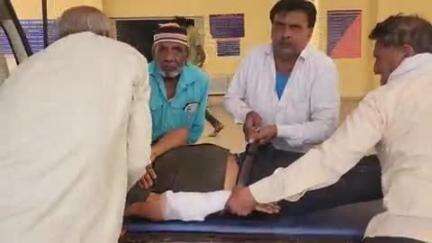 खंडवा नगर: खंडवा के इंदौर रोड पर तेज रफ्तार कार ने बाइक सवार को टक्कर मारी