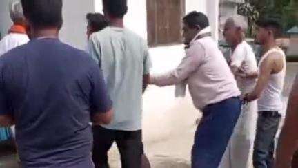 पडरौना: कुशीनगर में दिनदहाड़े घर में घुसकर मारपीट, लूटपाट और छेड़खानी का आरोप, पुलिस जांच में जुटी