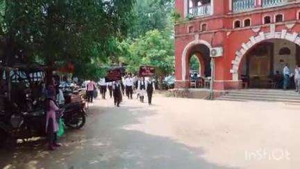 পুরুলিয়া ২: কাশ্মীরের গণহত্যার বিরুদ্ধে ধিক্কার মিছিল পুরুলিয়া বার অ্যাসোসিয়েশন এর পক্ষ থেকে পুরুলিয়া আদালত থেকে