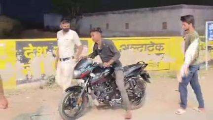 महेंद्रगढ़: जिले में पुलिस ने सर्च अभियान चलाकर की 400 वाहनों की जांच, 200 वाहनों के काटे चालान