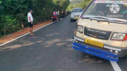 ಖಾನಾಪುರ: ಖಾನಾಪುರ ತಾಲೂಕಿನ ಚೋರ್ಲಾ ಬಳಿಯ ಜಾಂಬೋಟಿ ರಸ್ತೆಯಲ್ಲಿ ಗೂಡ್ಸ್ ಮತ್ತು ಬೈಕ್ ನಡುವೆ ಭೀಕರ ರಸ್ತೆ ಅಪಘಾತ,ಬೈಕ್ ಸವಾರ ಸಾವು