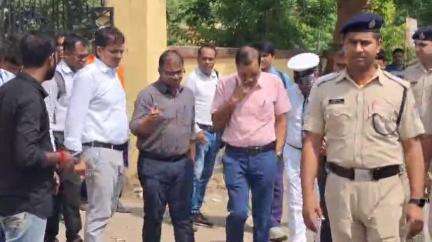 লালগোলা: লালগোলা ও কৃষ্ণপুর স্টেশন পরিদর্শনে DRM রাজীব সাক্সেনা, সমস্যা সমাধানের আশ্বাস