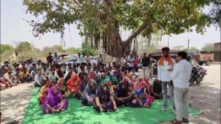 गंगधार: साकरिया में हत्याकांड के आरोपी का मकान गिराने के लिए विशेष ग्राम सभा का हुआ आयोजन