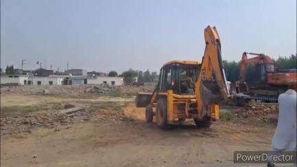 किच्छा: प्रशासन ने ग्राम कुरैया में सरकारी भूमि पर बने मदरसे को किया ध्वस्त