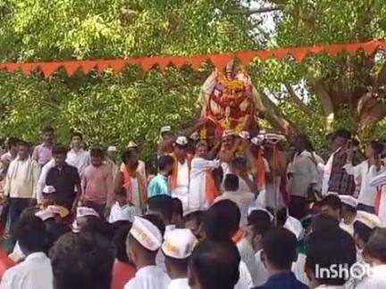 ಹುಮ್ನಾಬಾದ್: ಕರಿಬಸವೇಶ್ವರ ಜಾತ್ರೆ ಹಿನ್ನೆಲೆಯಲ್ಲಿ ಹುಡಗಿಯಲ್ಲಿ ಅಗ್ನಿಕೊಂಡ ಪ್ರದಕ್ಷಣೆ ಹಾಕಿದ ಸಾವಿರಾರು ಭಕ್ತಾದಿಗಳು