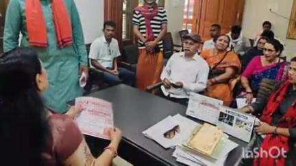होशंगाबाद नगर: नर्मदापुरम: राज्यसभा सांसद माया नारोलिया ने अपने निवास पर जनता से किया संवाद