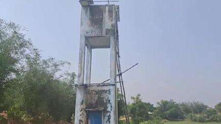 कुंडहित: भंगाहिड़ गांव में जल मीनार खराब होने से गर्मी में लोगों को नहीं मिल पा रहा पीने का पानी #jansamasya