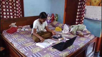 মঙ্গলকোট: মাধ্যমিকে রাজ্যে দশম স্থান অর্জন করেছে মঙ্গলকোটের কাশেমনগরের স্বাগতা সরকার, তাকে সম্বর্ধনা দিলেন বিধায়ক অপূর্ব চৌধুরী
