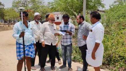 ఎమ్మిగనూరు: గోనెగండ్ల తాసిల్దార్ కార్యాలయం ఎదుట ఆక్రమణకు గురైన స్థలాన్ని అధికారులు స్వాధీనం