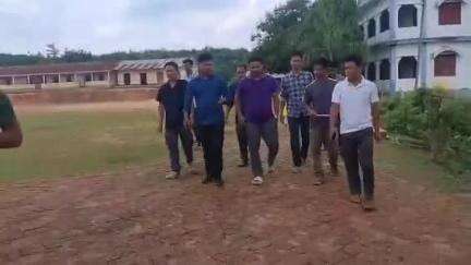 সাব্রুম: কলাছড়া দশরথদেব স্মৃতি আবাসিক দ্বাদশ শ্রেণী বিদ্যালয়ে নবমশ্রেণীর ছাত্রের আত্মহত্যা ঘটনায় পরিদর্শনে তিপ্রামথা দলের নেতৃত্ব