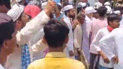 समस्तीपुर: समाहरणालय के सामने वक्फ संशोधन कानून के खिलाफ प्रदर्शन जिलाधिकारी को सौंपा गया ज्ञापन #jansamshya