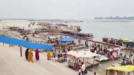 #Ayodhya रामनगरी अयोध्या में सरयू नदी का जलस्तर गिरा जलस्तर गिरने से श्रद्धालु और संत हो रहे ..#national #Gorakhpur #mau