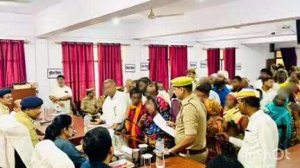 नानपारा: नानपारा तहसील में डीएम और एसपी की अध्यक्षता में संपूर्ण समाधान दिवस का आयोजन, सुनी गई समस्याएं