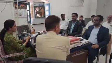 खंडवा नगर: खंडवा जिला जेल में जेल अधीक्षक ने जिला विधिक सेवा प्राधिकरण के साथ बैठक की