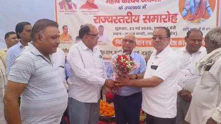थानेसर: राज्यस्तरीय महर्षि कश्यप जयंती के न्योते के लिए कुरुक्षेत्र की कश्यप धर्मशाला में पहुंचे विधायक रामकुमार कश्यप