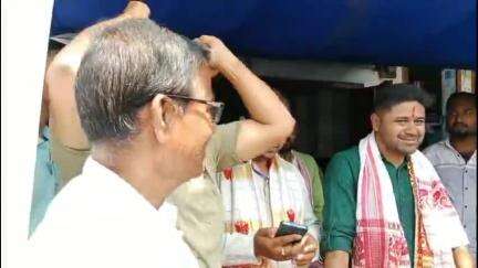 ঘগ্ৰাপাৰ ভাগ: বৰাজোলত অসম জাতীয় পৰিষদৰ সভাপতি লুৰিণজ্যোতি গগৈয়ে চলালে নিৰ্বাচনী প্ৰচাৰ অসম জাতীয় পৰিষদৰ প্ৰাৰ্থীৰ হৈ