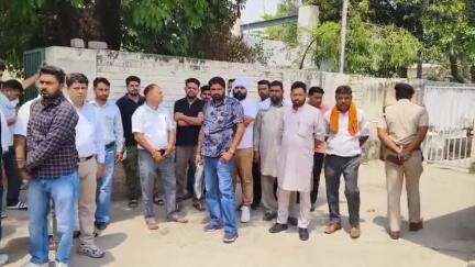 थानेसर: गांव दबखेड़ी में युवक ने जहरीला पदार्थ निगलकर की आत्महत्या, भाई ने अपनी पत्नी पर लगाए आरोप