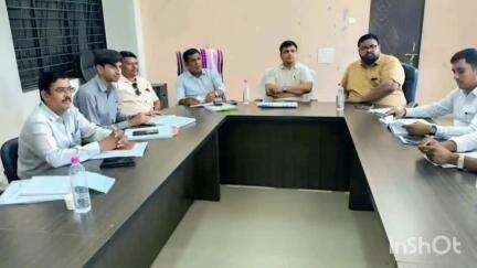 સોનગઢ: સોનગઢ તાલુકા સેવાસદનના હોલમાં પ્રાંત અધિકારીની હાજરીમાં સંકલન સમિતિની બેઠક યોજાઈ.