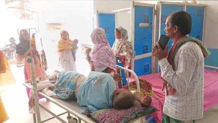 গাজোল: রসিক পুর ৮১ নং জাতীয় সড়ক এলাকায় পথ দুর্ঘটনায় টোটোর চাক্কা খুলে টোটোর নিচে চাপা পড়ে জখম হলেন টোটো চালক