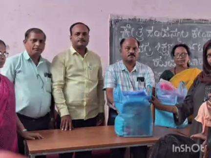 ಹುಮ್ನಾಬಾದ್: ಪಟ್ಟಣದ ಬಿಆರ್‌ಸಿಯಲ್ಲಿ ವಿಶೇಷಚೇತನ ಮಕ್ಕಳಿಗೆ ಗೃಹ ಆಧಾರಿತ ವಿಶೇಷ ಕಿಟ್ ವಿತರಣೆ