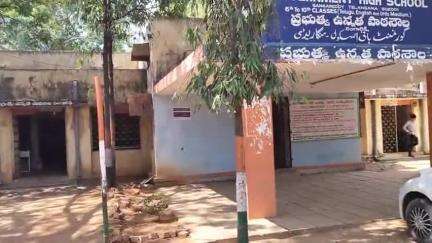 సంగారెడ్డి: నీట్ పరీక్షకు అన్ని ఏర్పాట్లు పూర్తి: పరీక్ష కేంద్రం చీఫ్ సూపర్డెంట్ సంజీవరావు