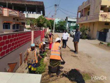 బాల్కొండ: భీంగల్ మండల కేంద్రంలో శానిటేషన్ పనులను పరిశీలించిన మున్సిపల్ కమిషనర్ గోపు గంగాధర్