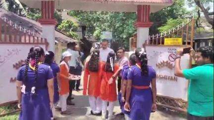 শিলচর: শিলচরে ডিএনএনকে উচ্চতর মাধ্যমিক বালিকা বিদ্যালয়ের তরফ থেকে মন্ত্রী,বিধায়ককে সংবর্ধনা