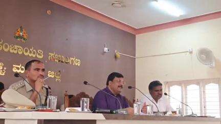 ಮಳವಳ್ಳಿ: ಪಟ್ಟಣದ ತಾ ಪಂ ಸಭಾಂಗಣದಲ್ಲಿ ನಡೆದ ಕೆಡಿಪಿ ಸಭೆ, ಅಕ್ರಮ ಮಧ್ಯ ಮಾರಾಟ ದಂದೆ ಮಟ್ಟ ಹಾಕುವಂತೆ ಶಾಸಕರ ತಾಕೀತು