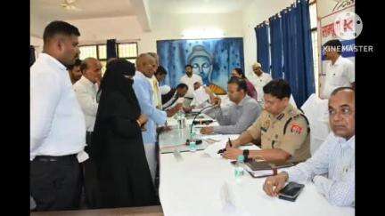 फूलपुर: फूलपुर तहसील प्रांगण में जिला अधिकारी की अध्यक्षता में संपूर्ण समाधान दिवस का आयोजन किया गया