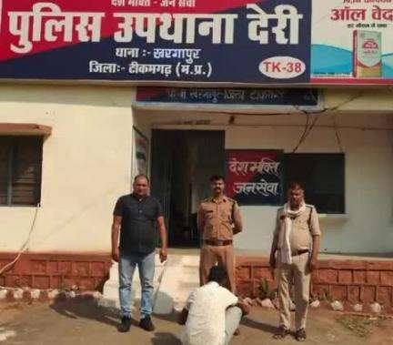 खरगापुर: देरी चौकी पुलिस ने अवैध हथियार के साथ स्थायी वारंटी आरोपी को गिरफ्तार किया