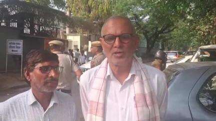 चन्डीगढ़ के हरियाणा भवन में भाखड़ा बांध के पानी के बटवारे को लेकर राज्य के मुख्य मन्त्री द्वारा बुलाई गई सर्व दलीय बैठक