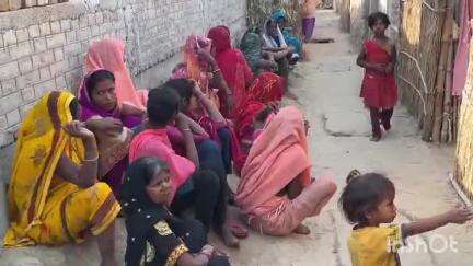 डुमरांव: नावाडेरा गांव स्थित निषाद टोला निवासी व्यक्ति की मौत मामले में नामजद अभियुक्त के पिता ने लगाई न्याय की गुहार