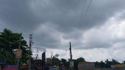 ময়না: ময়না সহ পূর্ব মেদিনীপুর জেলাতে বজ্রবিদ্যুৎ সহ মাঝারি থেকে ভারী বৃষ্টিপাতের কমলা সতর্কতা জারি করল আবহাওয়া দপ্তর