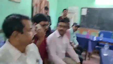 ঘাটাল: রাজ্যে মাধ্যমিক পরীক্ষায় অষ্টম হয়েছেন ঘাটালের অরিত্র, ফোনে শুভেচ্ছা বার্তা সাংসদ দীপক অধিকারীর