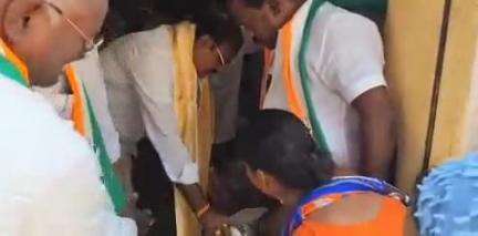 మేడ్చల్: బేగంపేట్ లో సన్న బియ్యం పంపిణీ చేసిన కూకట్పల్లి కాంగ్రెస్ ఇంచార్జి బండి రమేష్