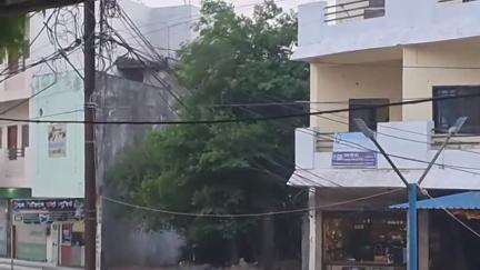 सोहागपुर: शनिवार शाम शहर में आई आंधी-तूफान में यज्ञ स्थल पर कथा का पंडाल उड़ गया