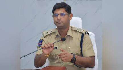 సంగారెడ్డి: జిల్లా ఎస్పీ  కార్యాలయంలో నెలవారి నేరసమీక్ష సమావేశం