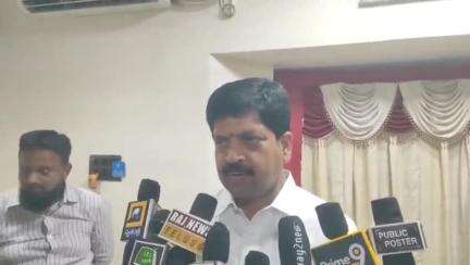 బందరు రహదారులు భవనాల అతిధి గృహంలో మంగినపూడి బీచ్ ఉత్సవాల ఏర్పాట్లపై సమావేశమైన మంత్రి, జిల్లా కలెక్టర్, జెసి