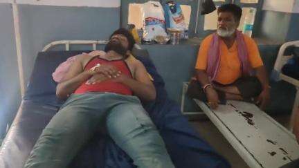 महावन: जमुना पार क्षेत्र में ढाबे पर गांजे की बिक्री की शिकायत करने पर युवक को दबंगों ने पीटा, घायल अस्पताल में भर्ती