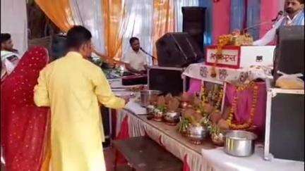 खंडवा नगर: खंडवा के धनवंतरी नगर में शनिवार को भागवत कथा का आयोजन हुआ, जिसमें बड़ी संख्या में श्रद्धालु शामिल हुए