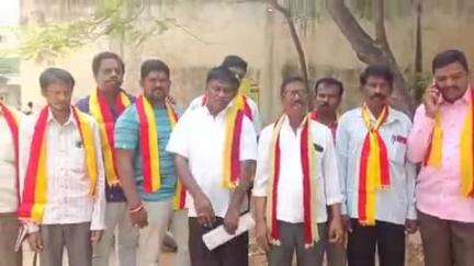ಬಾಗೇಪಲ್ಲಿ: ಬ್ಯಾಂಕ್ ಗಳಲ್ಲಿ ಕನ್ನಡಿಗರ ಬಗ್ಗೆ ಅಸಡ್ಡೆ, ಪಟ್ಟಣದಲ್ಲಿ ಸಭೆ ಕರೆದು ಎಚ್ಚರಿಸುವಂತೆ ಕರವೇ ಸ್ವಾಭಿಮಾನಿ ಬಣದ ವತಿಯಿಂದ ತಹಶೀಲ್ದಾರರಿಗೆ ಮನವಿ