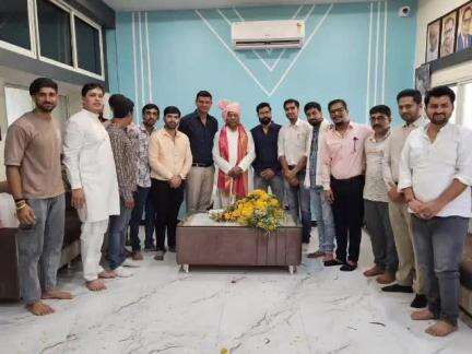 आष्टा: आष्टा में विधायक निवास पर भाजपा के नवनियुक्त पदाधिकारियों ने किया स्वागत, विधायक ने सभी से की चर्चा