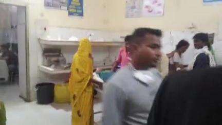 महोली: काजी कमालपुर के पास सड़क पर तेज रफ्तार दो ऑटो में जोरदार टक्कर, चार लोग घायल
